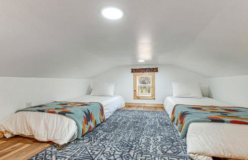 Remote Home with Deck and Grill in Scenic Tuckasegee! - Foto 17