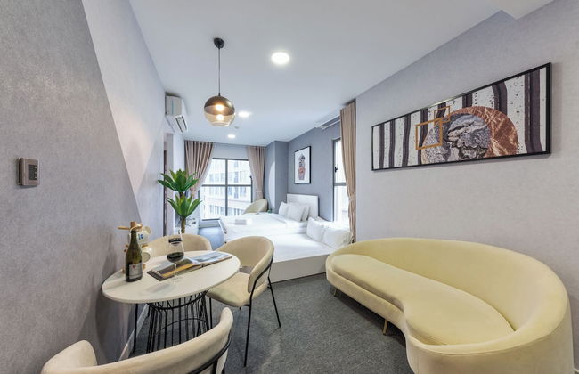 S Lux Apartment - Photo 26