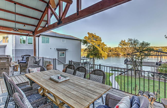 Immaculate Waterfront Home for 16 w/ Private Dock! - Foto 51