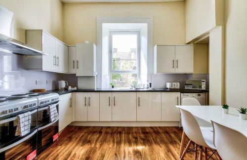 Stunning 5 bedroom apt, close to city centre, SEC, Hydro and motorway - Foto 37