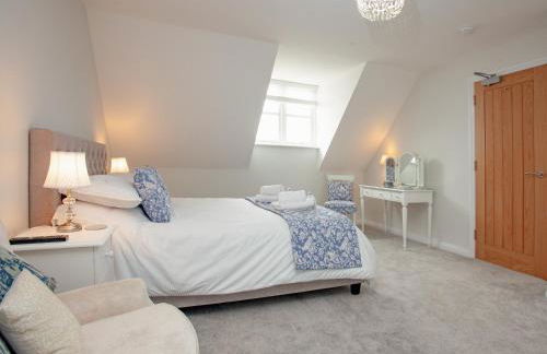 View Cottage - Photo 12