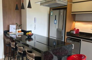 Apto lindo e completo com piscina em Itajai - Foto 41