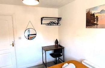 4 beds spacious Apartment, with Parking & WIFI, CHAFFORD HUNDRED, near station & shopping, long stays! - Foto 17