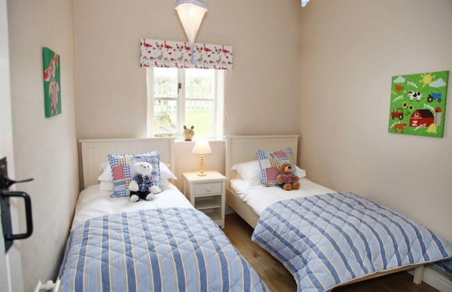 Birchill Farm Holiday Cottages - Photo 9