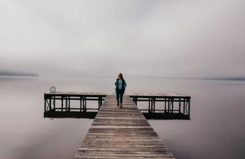 Rustic Chic Alabama Cabin w Loft Fire Pit Pet Friendly Fenced Yard Lake Guntersville - Lucky Lodge - Foto 60