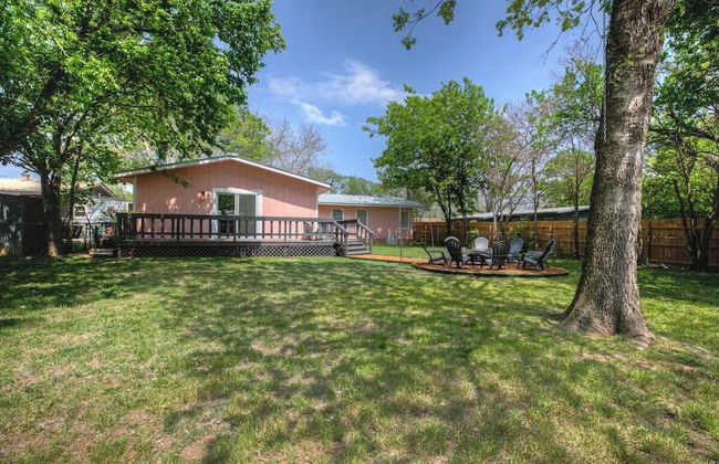 Willkommen to Pink Haus 1 Mile to Main Street! - Foto 35