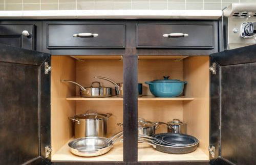 Lumber Barons Detroit Brush Park Penthouse 3BR 2 Kings 1 Queen 2 Baths 1 Car Garage - Photo 30