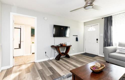 Lakeside Serenity Your Perfect Getaway Gallatin - Photo 35