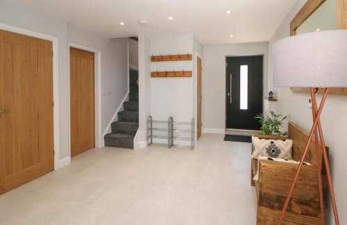 Langley Barn - Photo 13