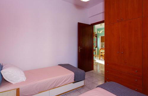 Erestos - House near beach - Photo 10