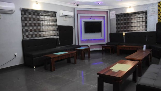 Impeccable 1-bed Executive Luxury Hotel Apartment - Foto 5, Sala