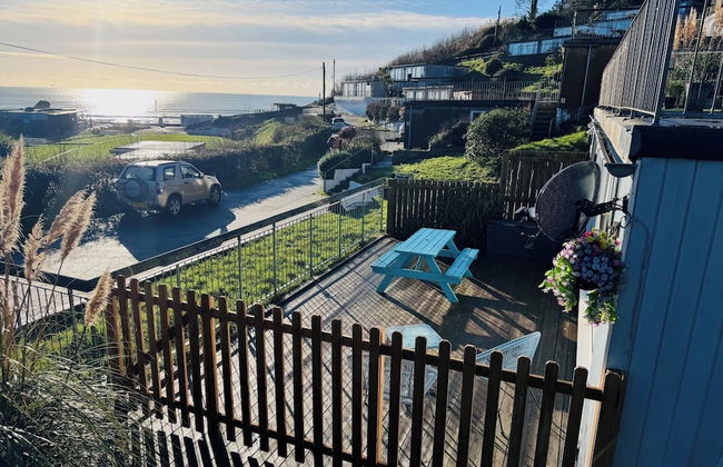 Sea View - 1min to Beach - Dog Friendly - 4 Guests - Foto 1