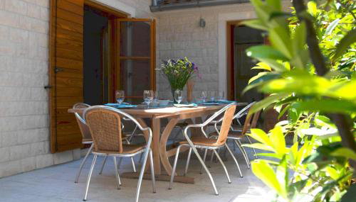 Private luxury Villa BIANCO on Solta for up to 10 persons, heated pool, free parking, very close to the beach! FREE Kajak & Mountainbikes, GREAT living area & privacy! - Foto 4