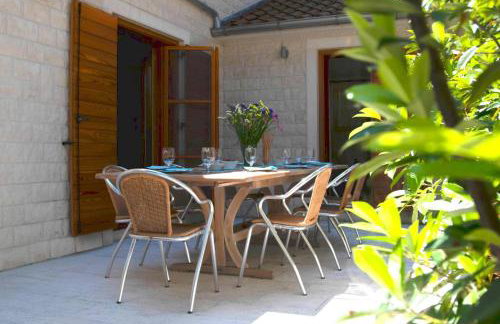 Private luxury Villa BIANCO on Solta for up to 10 persons, heated pool, free parking, very close to the beach! FREE Kajak & Mountainbikes, GREAT living area & privacy! - Foto 4