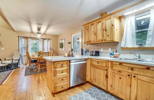 Spacious Home in Helen with Porch and Balcony! - Foto 9