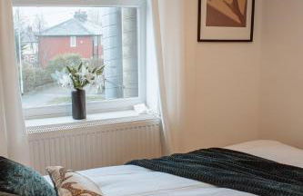 Spacious & Modern 8-Bed Home - Sleeps 13 - Parking - Foto 13