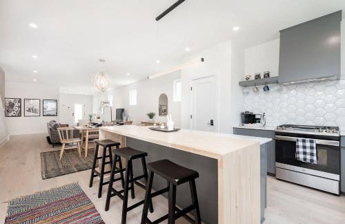 Modern Retreat with Hot Tub-Near Downtown Indy-Family Friendly - Foto 1