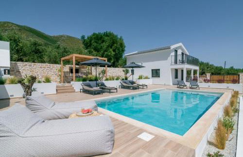 Villa Verde - Heated Pool with Stunning Views, by ZanteWize - Foto 15