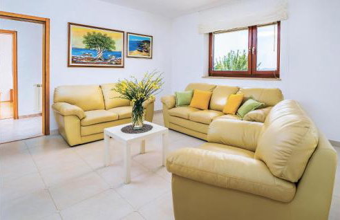 3 Bedroom Cozy Apartment In Nedescina - Foto 13