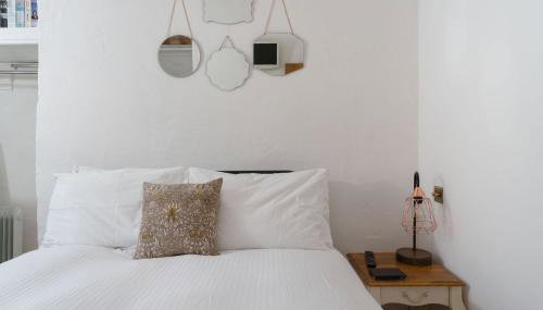 Luxury Cornish Cottage & Modern Cabin with Garden, Central St Agnes - Foto 2