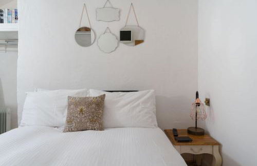 Luxury Cornish Cottage & Modern Cabin with Garden, Central St Agnes - Foto 2