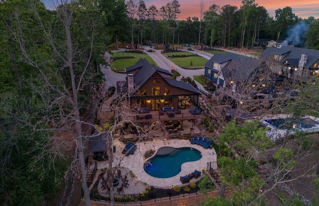 Black Bear Lodge by Avantstay Lakefront Dock Pool Theater Sleeps 20 - Foto 74