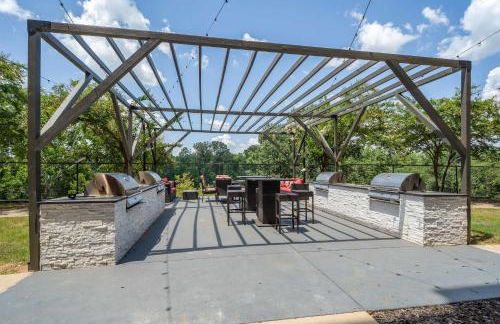 Fourth & River - Top-Floor condo with River Views - 3 King Suites - Foto 26