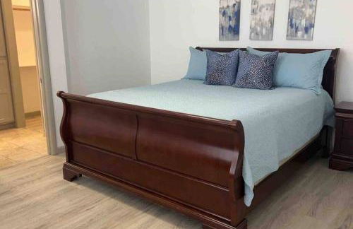 Spacious Getaway! Pool, Spa, Sleeps 9 - Foto 13