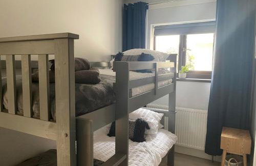 The Annexe Porthcawl Pet Friendly 2 Bedroom Flat with King Size bed bunk beds and sofa bed sleeps up to 5 people - Photo 25