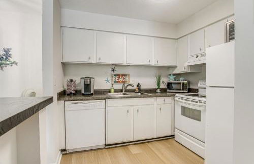 Condo with Amazing Amenities 1 Mi to Beach! - Foto 15