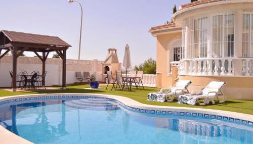 Casa Reni - 5 Bedroom Villa with private pool - Foto 1, sunbed