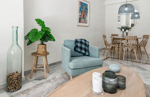 Sensational and Exotic 3-Bedroom Retreat in Nueva Andalucia with a Palm Garden - Foto 6