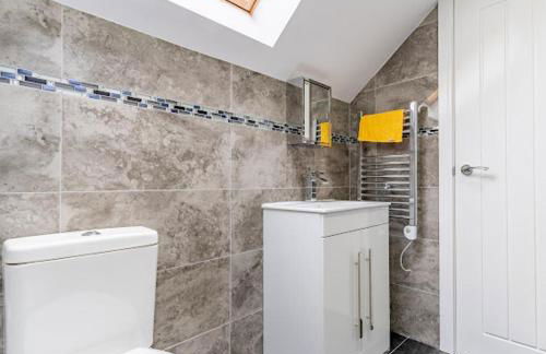 Birmingham Apt-sleeps 4-walk to City Centre-pets - Foto 98