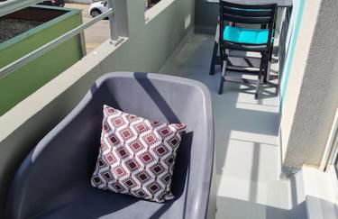 Trimaran Studio 10 mètres de la plage avec balcon/terrasse - Foto 1