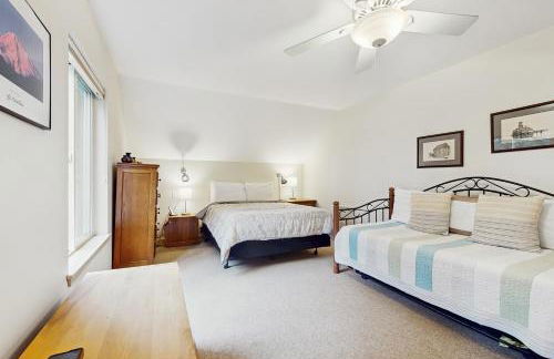 Goss Lake Getaway - Photo 13