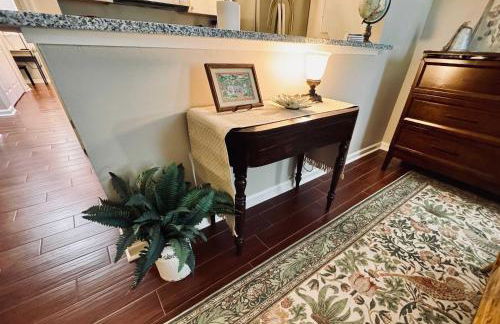 Gorgeous Condo across from Vet School - Foto 15