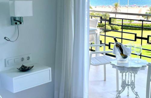 Gandia Tropicana Suite - Photo 16