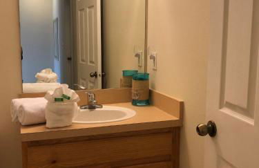 Gated Emerald island resort townhome, Overlook Pool, 3 miles to Disney, rent by owner - Foto 9