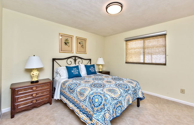 Avanti Vacation Rental, Relaxing 3-BR Retreat with Private Pool Minutes from Vanderbilt Beach and Delnor-Wiggins State Park. Enjoy Southern Exposure, BBQ Area, and Pet-Friendly Comfort - Foto 4