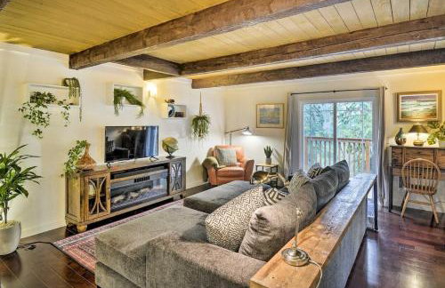 Creekside Cabin Retreat with Private Hot Tub - Foto 7