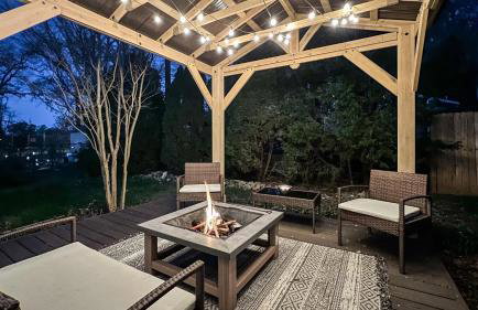 Homey Lodge - Cozy home / Walk to Revolution Mill / Near Downtown / Perfect for groups and family / Free parking - Foto 43