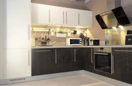 Au Pied du CHÂTEAU - 5 à 11 personnes - Baignade-canoë-piste cyclable à 100 m - Foto 6