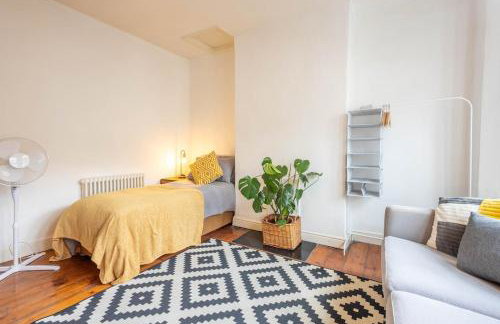 Large House, Garden, 3 Bedrooms - Foto 2