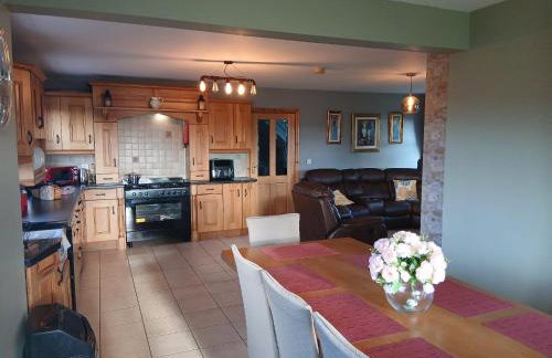 Oaktree Manor - BBQ, games rooms and pet friendly - Photo 4