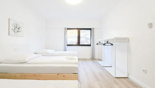 Tolstov Apartments - 3 Room Apartment with Terrace - 25 min Messe DUS - Foto 4, towels, wardrobe, heating
