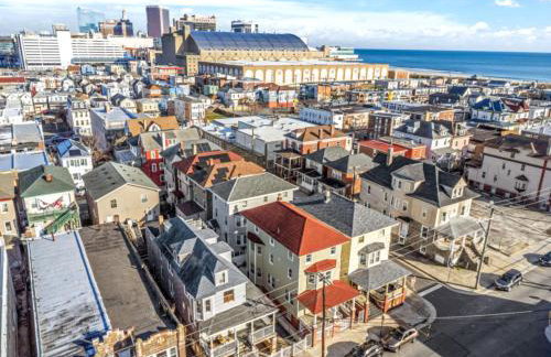 8BR 3BA Classic by Tropicana, Boardwalk, Beach - Foto 7