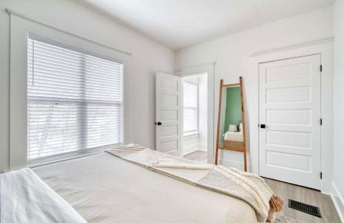 The 2BR Soul Lounge - 91 WalkScore - Photo 8