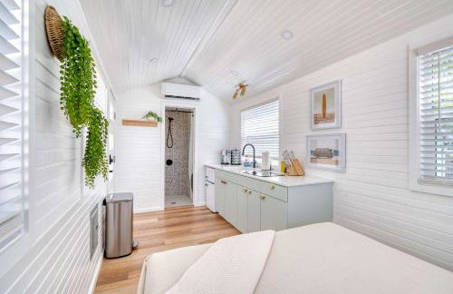 Stay Portland - Teal & Terrazzo Bright Portland Tiny Home - Photo 6