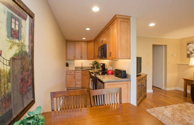 1BR Topnotch Condo - Photo 3