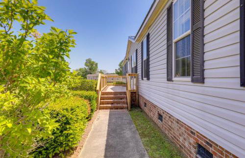 Family Home and Fire Pit and Deck, 11 Miles to Beach! - Foto 33